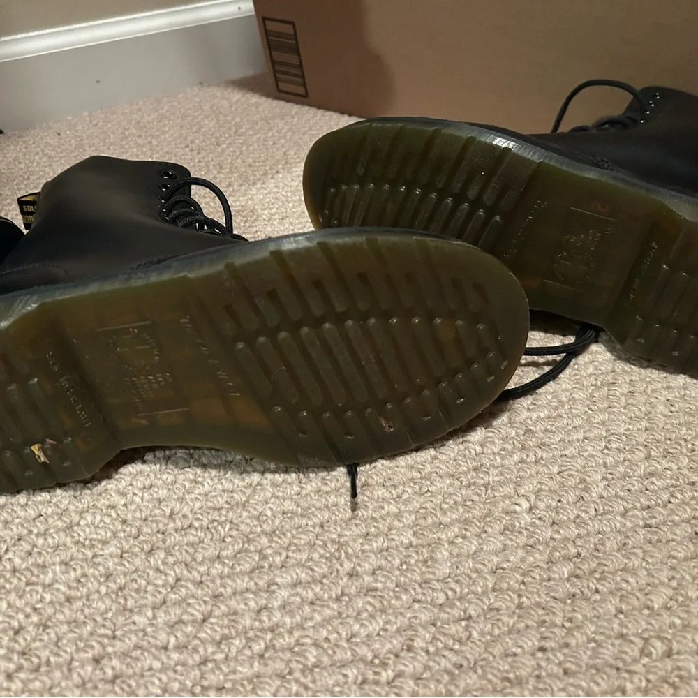 ✨Moving Sale✨ 1460 WOMEN'S SMOOTH LEATHER DOC MARTENS - Picture 3 of 3